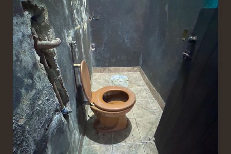 Casa para alugar com 300m², 4 quartos e 1 vaga Casa para alugar com 300m², 4 quartos e 1 vagaBanheiro da garagem