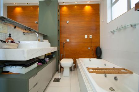 Apartamento à venda com 80m², 1 quarto e 1 vagaBANHEIRO