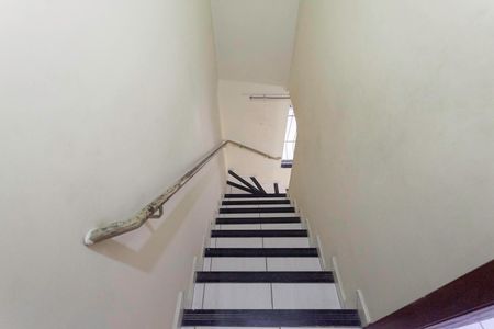 Casa à venda com 92m², 2 quartos e 1 vagaEscada