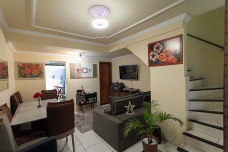 Sala de casa à venda com 2 quartos, 92m² em Parque Xangri-lá, Contagem