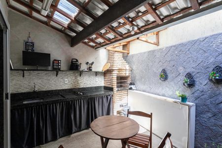 Casa à venda com 92m², 2 quartos e 1 vagaÁrea gourmet