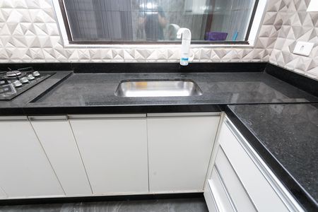 Casa de condomínio à venda com 75m², 2 quartos e 2 vagas Casa de condomínio à venda com 75m², 2 quartos e 2 vagasCozinha - pia
