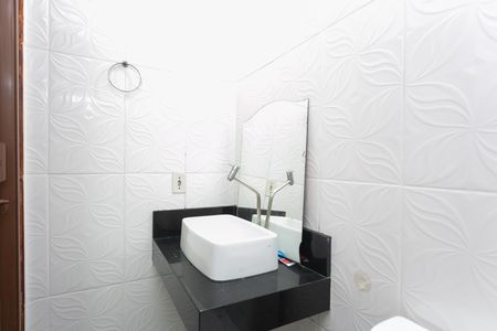 Casa de condomínio à venda com 75m², 2 quartos e 2 vagas Casa de condomínio à venda com 75m², 2 quartos e 2 vagasBanheiro