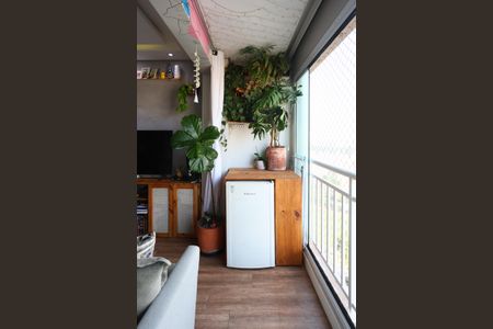 varanda  de apartamento para alugar com 2 quartos, 50m² em Jardim Umarizal, São Paulo