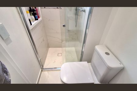 Apartamento à venda com 71m², 2 quartos e 2 vagasBanheiro Social 
