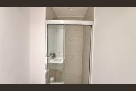 Apartamento à venda com 71m², 2 quartos e 2 vagasBanheiro Social 