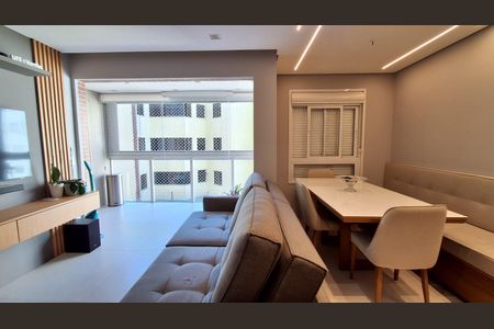 Apartamento à venda com 71m², 2 quartos e 2 vagasSala