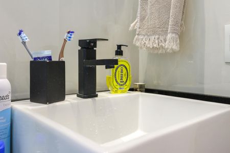 Apartamento à venda com 82m², 2 quartos e 2 vagasBanheiro da Suíte