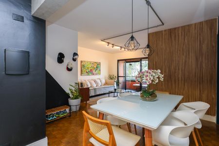Sala de apartamento à venda com 2 quartos, 82m² em Real Parque, São Paulo