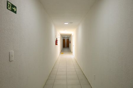 Apartamento para alugar com 41m², 2 quartos e 1 vagaÁrea comum - Saguão do andar