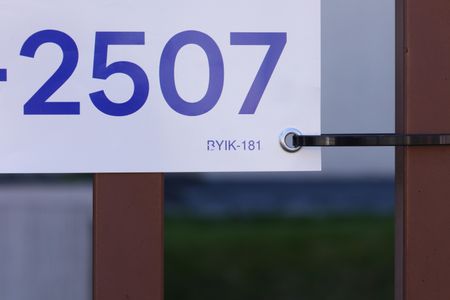 Apartamento para alugar com 41m², 2 quartos e 1 vagaPlaca instalada na grade da fachada do condomínio - Código da placa: BYIK-181