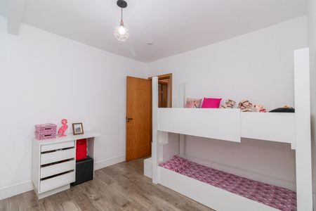 Casa à venda com 175m², 4 quartos e 2 vagas Casa à venda com 175m², 4 quartos e 2 vagasQuarto 3