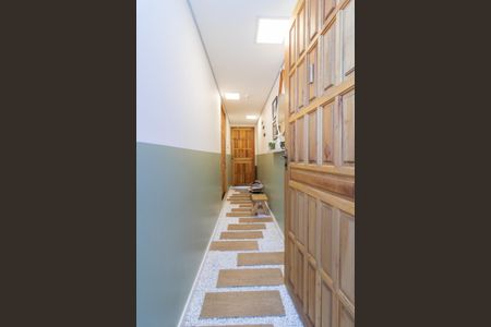 Casa à venda com 175m², 4 quartos e 2 vagas Casa à venda com 175m², 4 quartos e 2 vagasCorredor