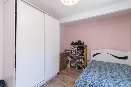Casa à venda com 175m², 4 quartos e 2 vagas Casa à venda com 175m², 4 quartos e 2 vagasQuarto 2