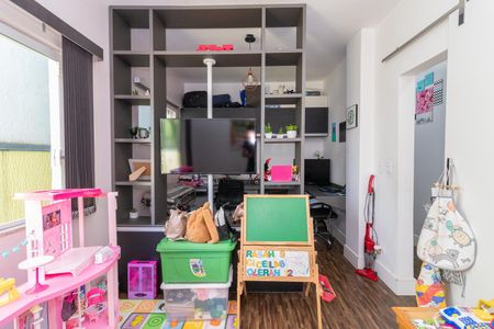 Casa à venda com 175m², 4 quartos e 2 vagas Casa à venda com 175m², 4 quartos e 2 vagasQuarto 1