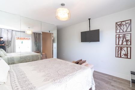 Casa à venda com 175m², 4 quartos e 2 vagas Casa à venda com 175m², 4 quartos e 2 vagasQuarto 4 - Suíte