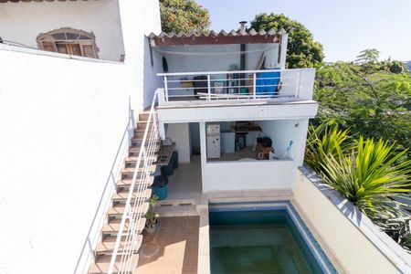 Casa à venda com 175m², 4 quartos e 2 vagas Casa à venda com 175m², 4 quartos e 2 vagasVista