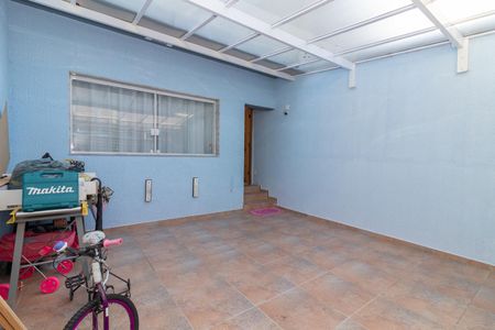 Casa à venda com 175m², 4 quartos e 2 vagas Casa à venda com 175m², 4 quartos e 2 vagasGaragem