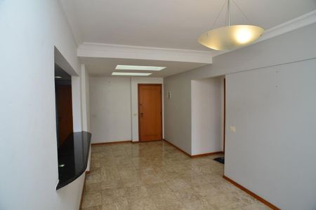 Sala de apartamento para alugar com 1 quarto, 69m² em Barra da Tijuca, Rio de Janeiro