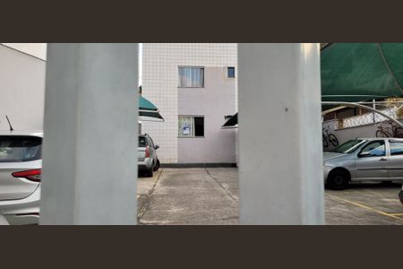 Apartamento para alugar com 80m², 2 quartos e 1 vagaplaquinha instalada vista da rua 