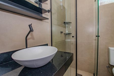 Banheiro de apartamento à venda com 1 quarto, 40m² em Higienópolis, Porto Alegre