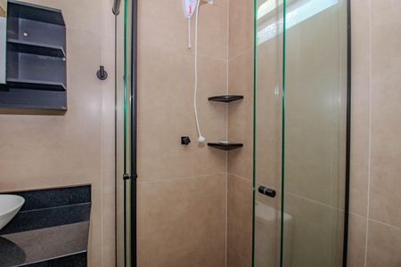 Banheiro de apartamento à venda com 1 quarto, 40m² em Higienópolis, Porto Alegre