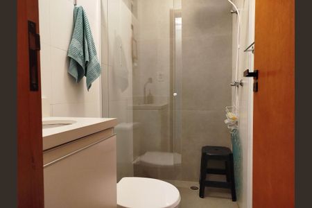 Casa à venda com 97m², 3 quartos e 2 vagasBanheiro social