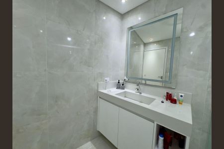 Casa à venda com 220m², 4 quartos e 5 vagasBanheiro da Suíte