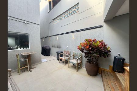 Casa à venda com 220m², 4 quartos e 5 vagasArea externa ofuro