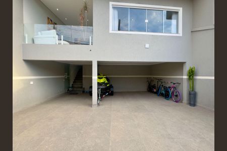 Casa à venda com 220m², 4 quartos e 5 vagasGaragem