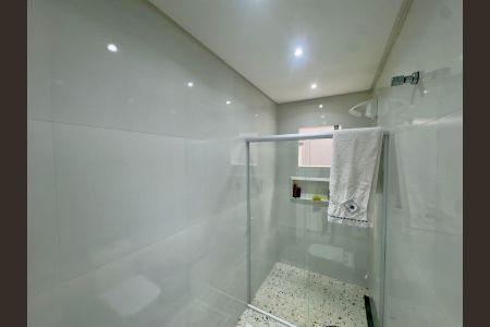 Casa à venda com 220m², 4 quartos e 5 vagasBanheiro 3