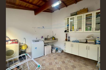 Casa à venda com 220m², 4 quartos e 5 vagasÁrea de Serviço