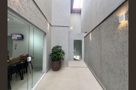 Casa à venda com 220m², 4 quartos e 5 vagasQuintal