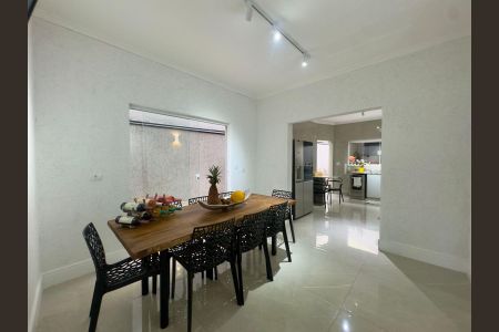 Casa à venda com 220m², 4 quartos e 5 vagasSala de Jantar