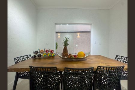 Casa à venda com 220m², 4 quartos e 5 vagasSala de Jantar