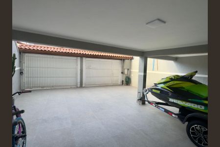 Casa à venda com 220m², 4 quartos e 5 vagasGaragem