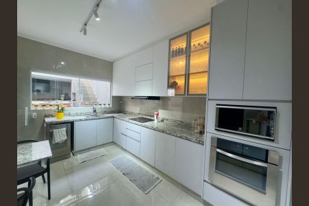 Casa à venda com 220m², 4 quartos e 5 vagasCozinha
