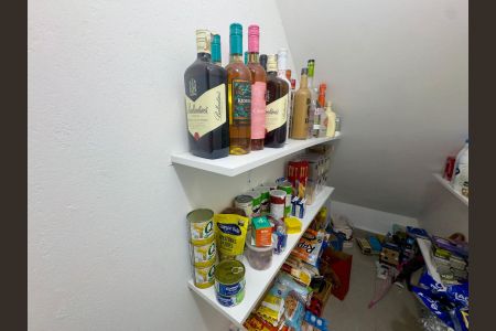 Casa à venda com 220m², 4 quartos e 5 vagasDespensa