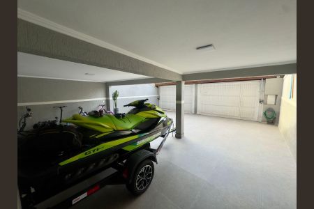 Casa à venda com 220m², 4 quartos e 5 vagasGaragem