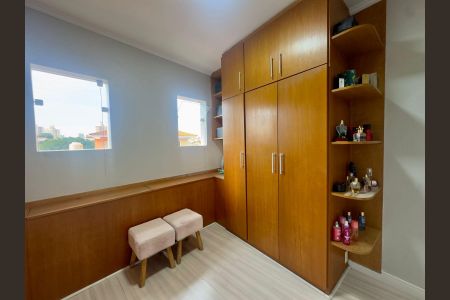 Casa à venda com 220m², 4 quartos e 5 vagasQuarto 3