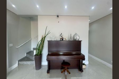 Casa à venda com 220m², 4 quartos e 5 vagasSala