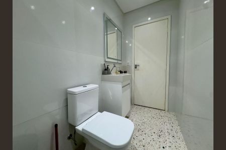 Casa à venda com 220m², 4 quartos e 5 vagasBanheiro 3