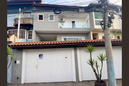 Casa à venda com 220m², 4 quartos e 5 vagasFachada