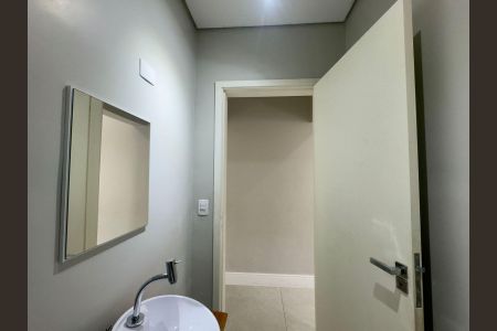 Casa à venda com 220m², 4 quartos e 5 vagasLavabo