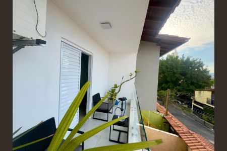 Casa à venda com 220m², 4 quartos e 5 vagasVista da Sacada