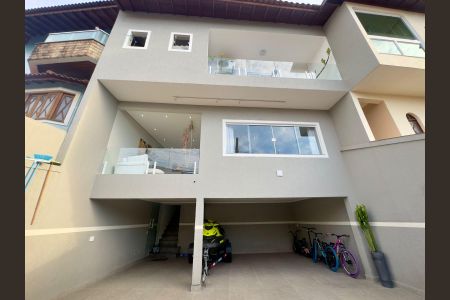 Casa à venda com 220m², 4 quartos e 5 vagasGaragem