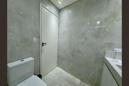 Casa à venda com 220m², 4 quartos e 5 vagasBanheiro da Suíte