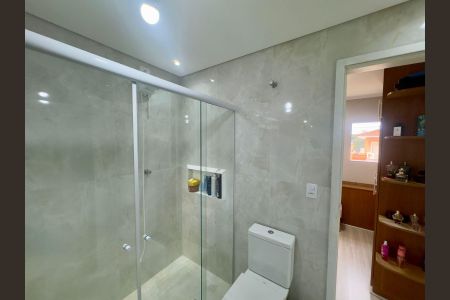 Casa à venda com 220m², 4 quartos e 5 vagasBanheiro da Suíte