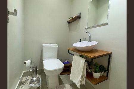 Casa à venda com 220m², 4 quartos e 5 vagasLavabo