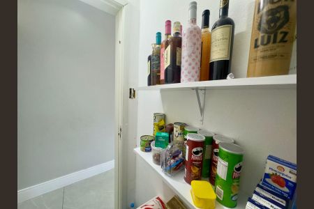 Casa à venda com 220m², 4 quartos e 5 vagasDespensa